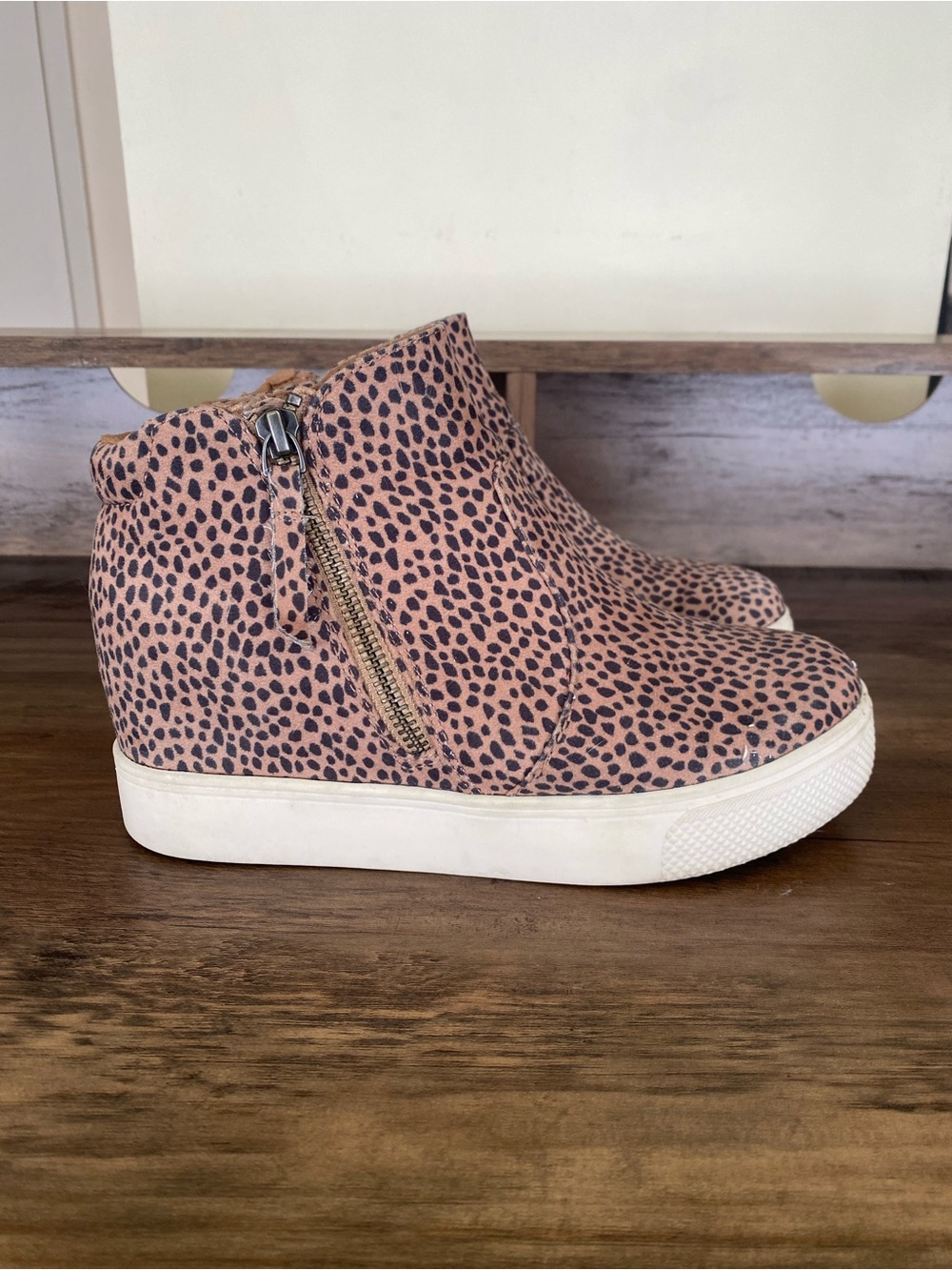 Universal Thread Wedge Platform Ankle Sneakers Women’s 6 Leopard Print Shoes